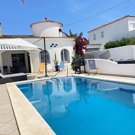 Charmante Villa Avec Piscine Dans Les Canaux Empuriabrava Exterior foto