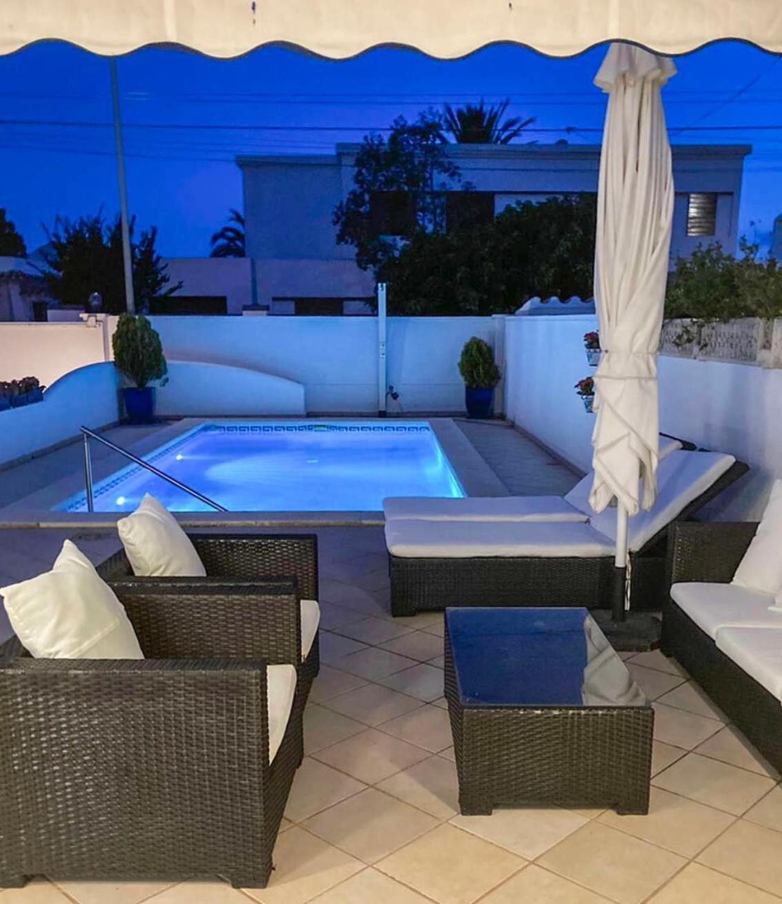 Charmante Villa Avec Piscine Dans Les Canaux Empuriabrava Exterior foto