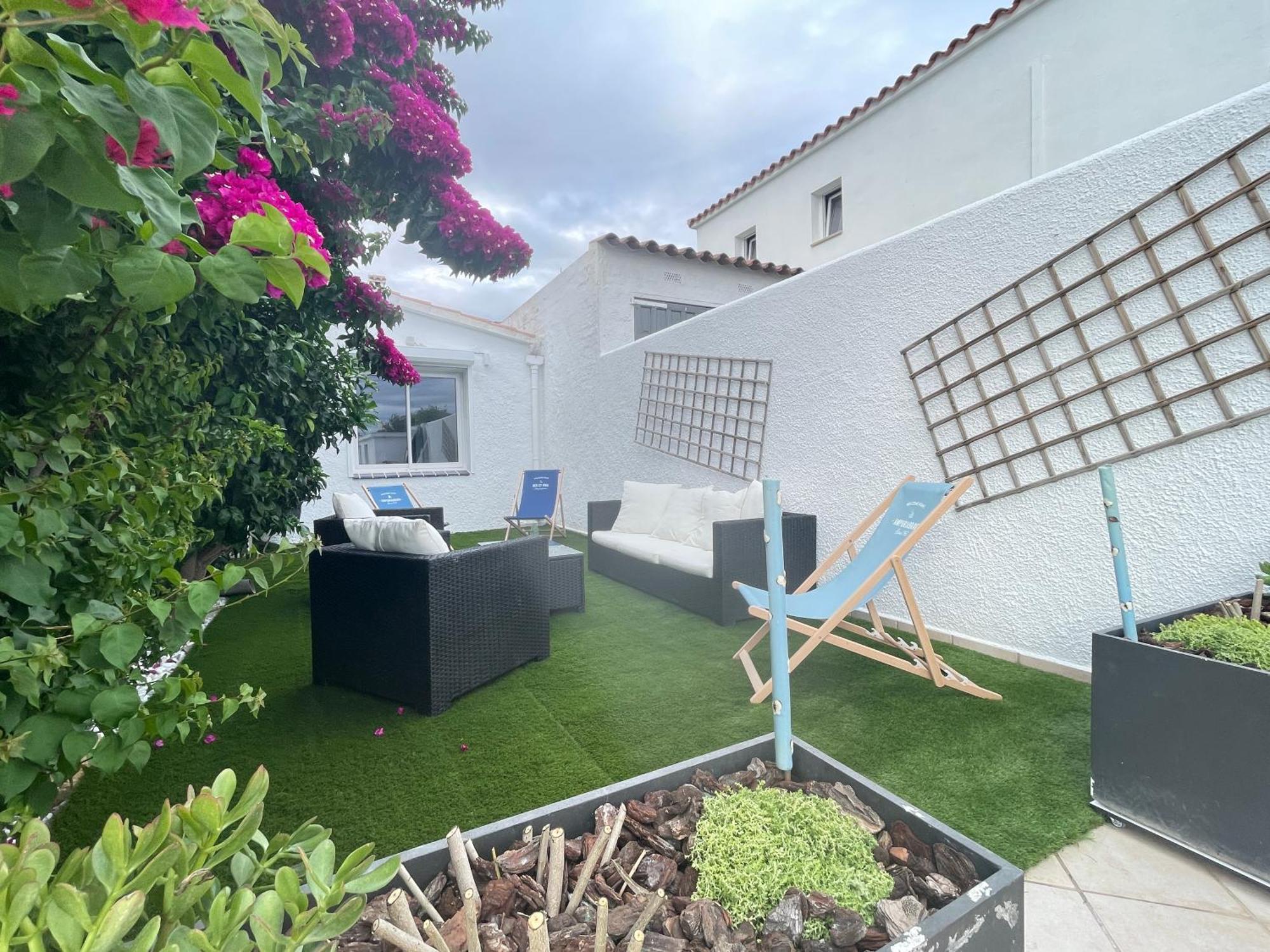 Charmante Villa Avec Piscine Dans Les Canaux Empuriabrava Exterior foto