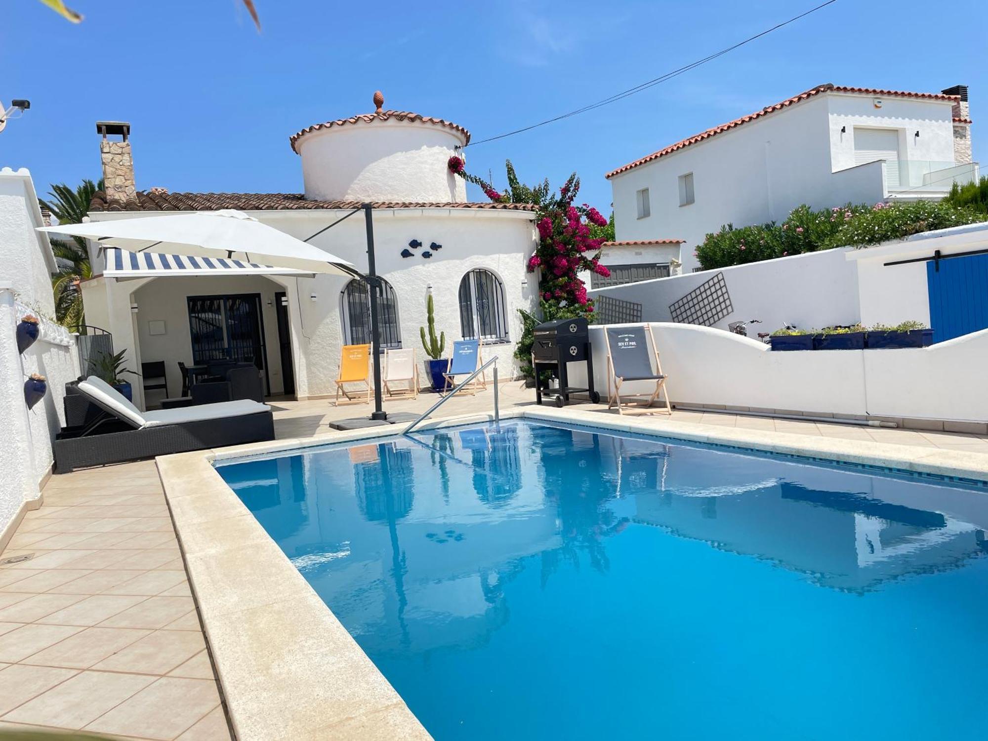 Charmante Villa Avec Piscine Dans Les Canaux Empuriabrava Exterior foto